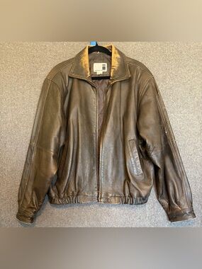 Men's Brown Leather Bomber Jacket - Classic Zip Front